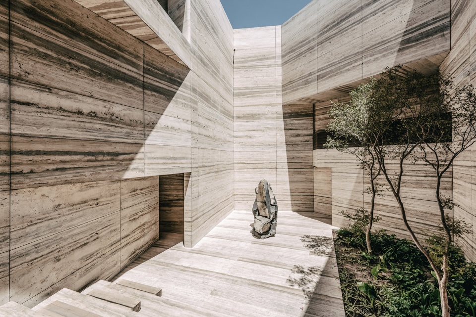 retail and warehouse for grupo arca by esrawe studio