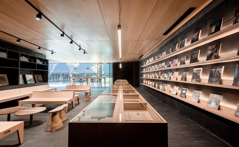 retail and warehouse for grupo arca by esrawe studio