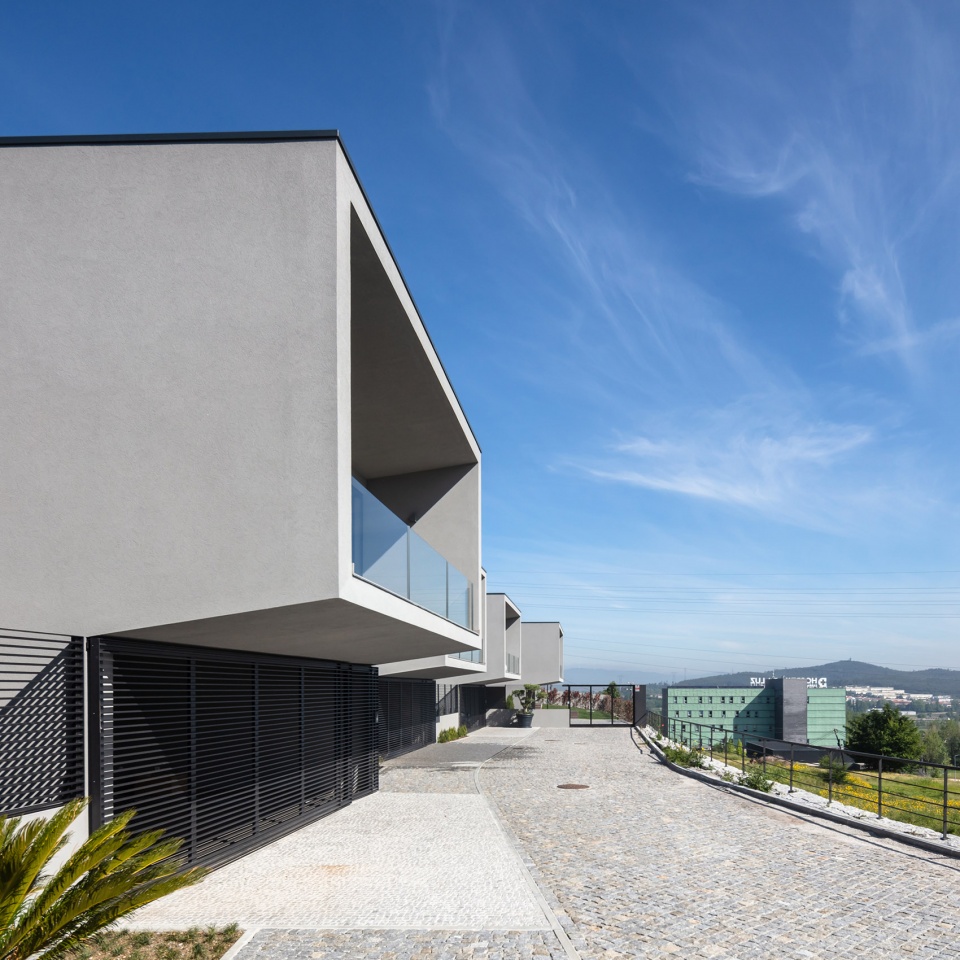 box xl houses by grupo zegnea