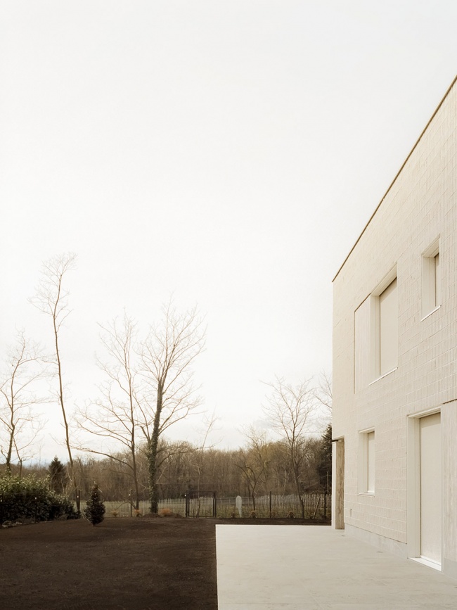 the house of the archeologist by lca architetti