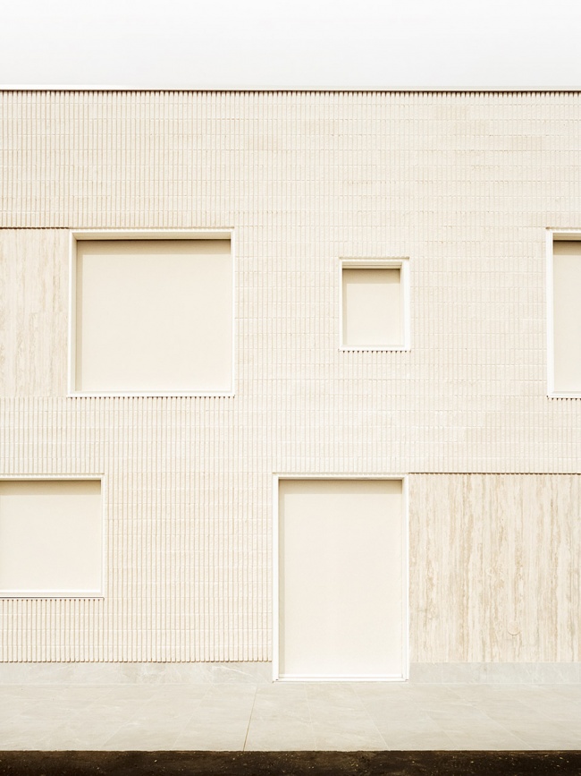 the house of the archeologist by lca architetti