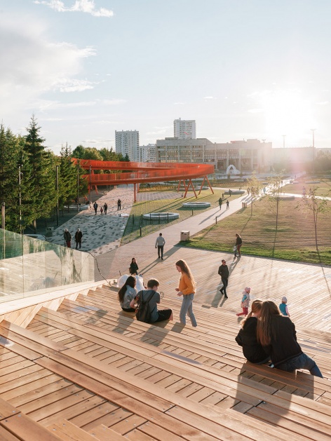 azatlyk central square of naberezhnye chelny by drom strelka kb