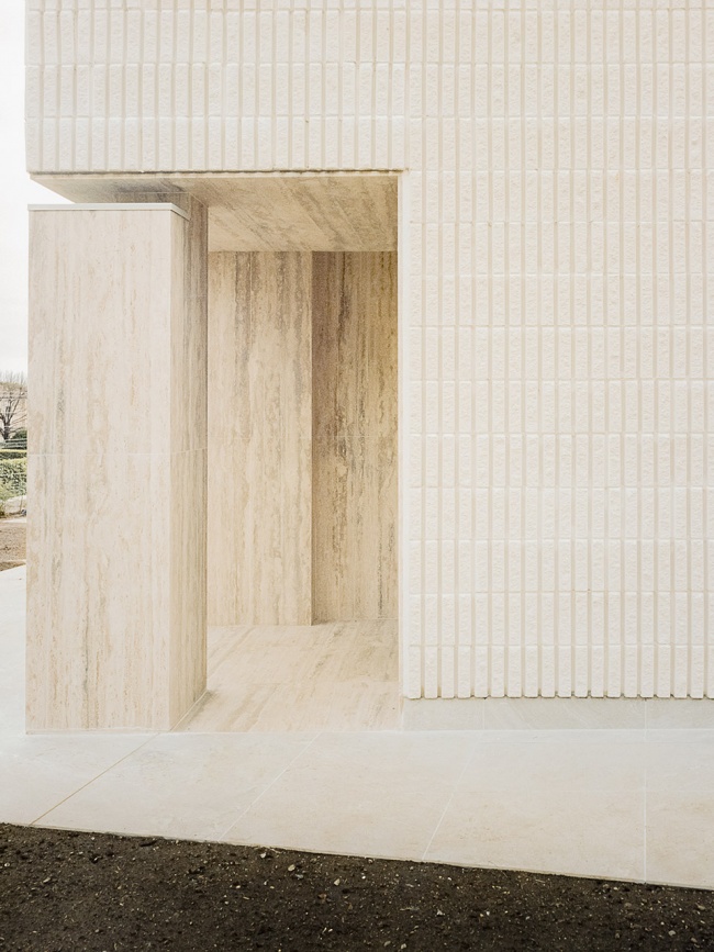 the house of the archeologist by lca architetti