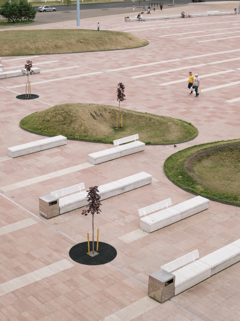azatlyk central square of naberezhnye chelny by drom strelka kb