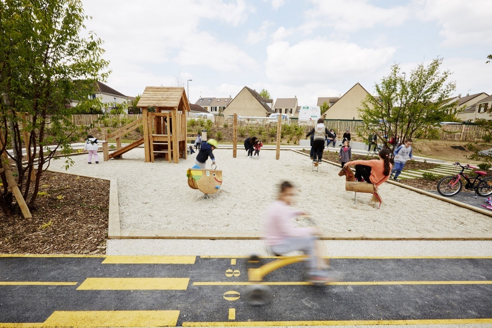 the champ arthur playground by espace libre 960x640
