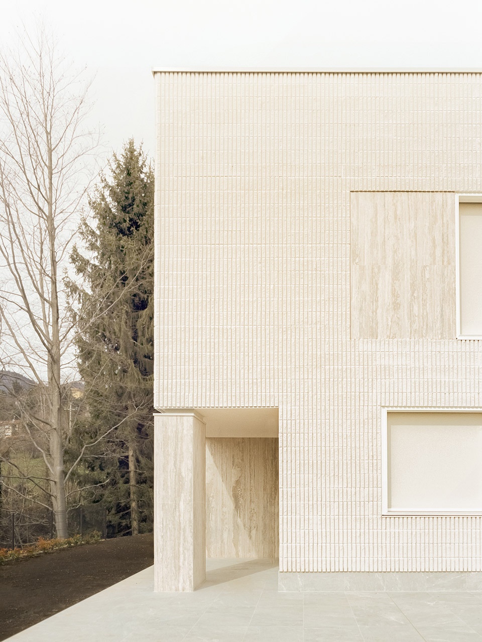 the house of the archeologist by lca architetti