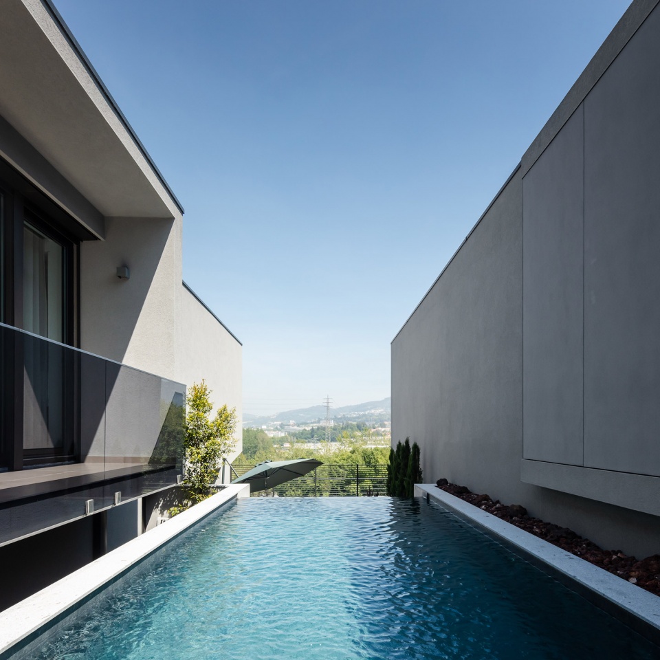 box xl houses by grupo zegnea