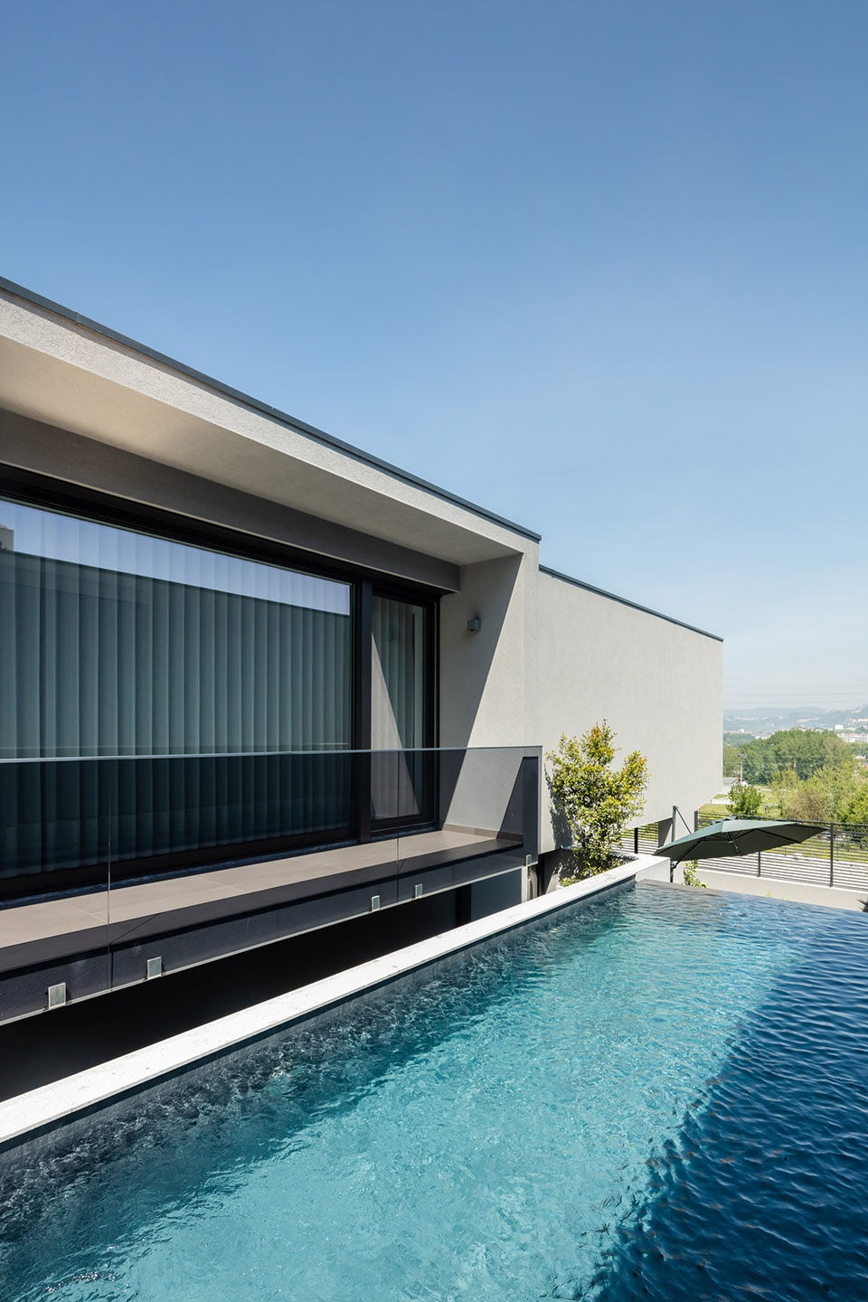 box xl houses by grupo zegnea