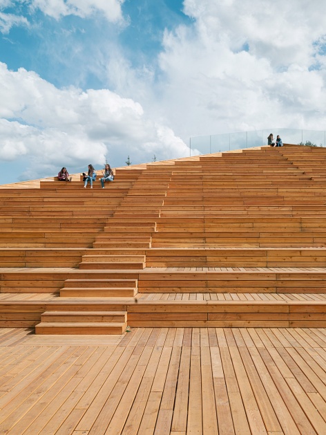 azatlyk central square of naberezhnye chelny by drom strelka kb
