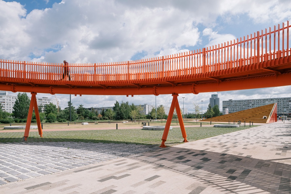 azatlyk central square of naberezhnye chelny by drom strelka kb