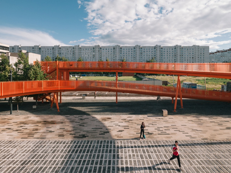 azatlyk central square of naberezhnye chelny by drom strelka kb