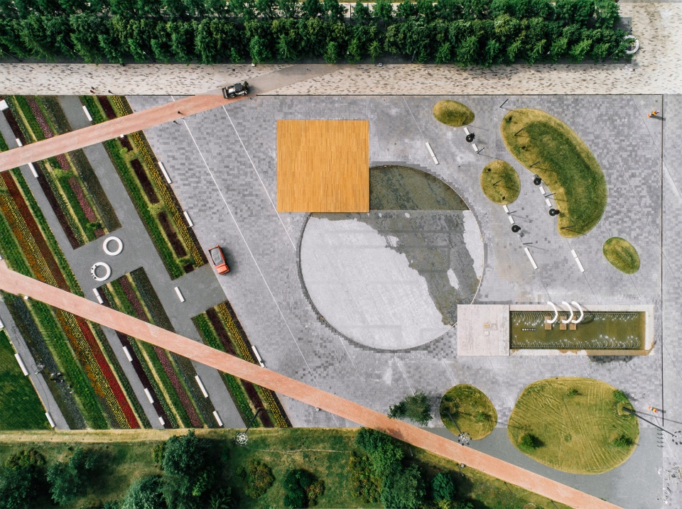 azatlyk central square of naberezhnye chelny by drom strelka kb