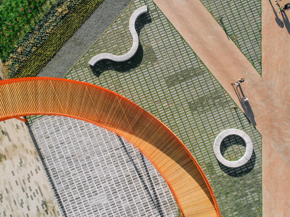 azatlyk central square of naberezhnye chelny by drom strelka kb