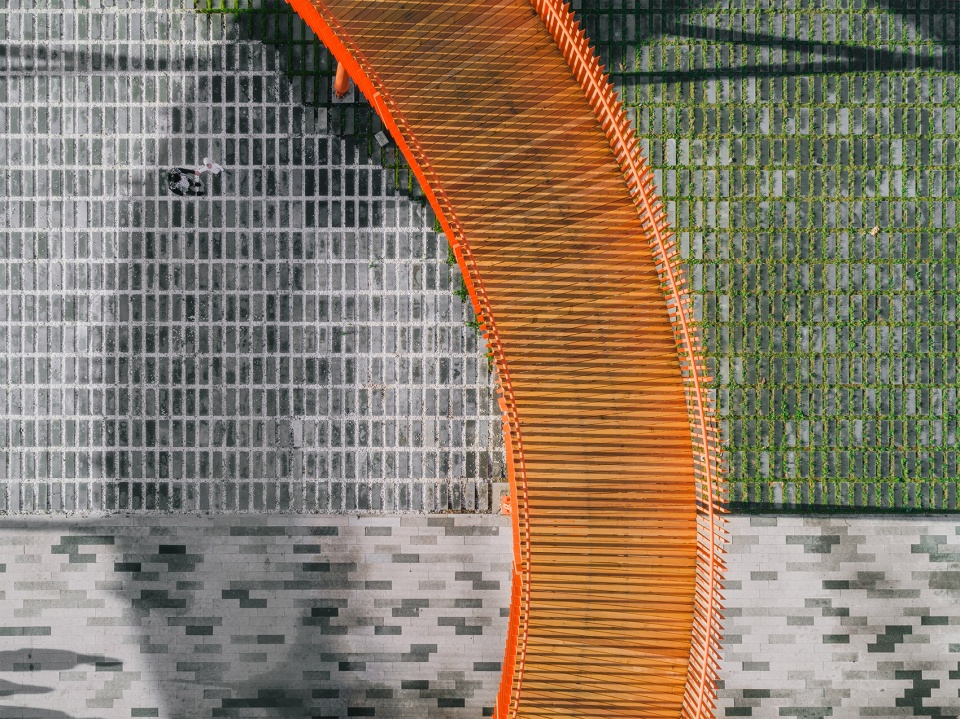 azatlyk central square of naberezhnye chelny by drom strelka kb