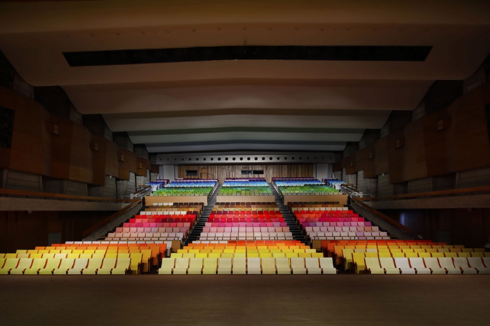 1000 colors wave by emmanuelle moureaux