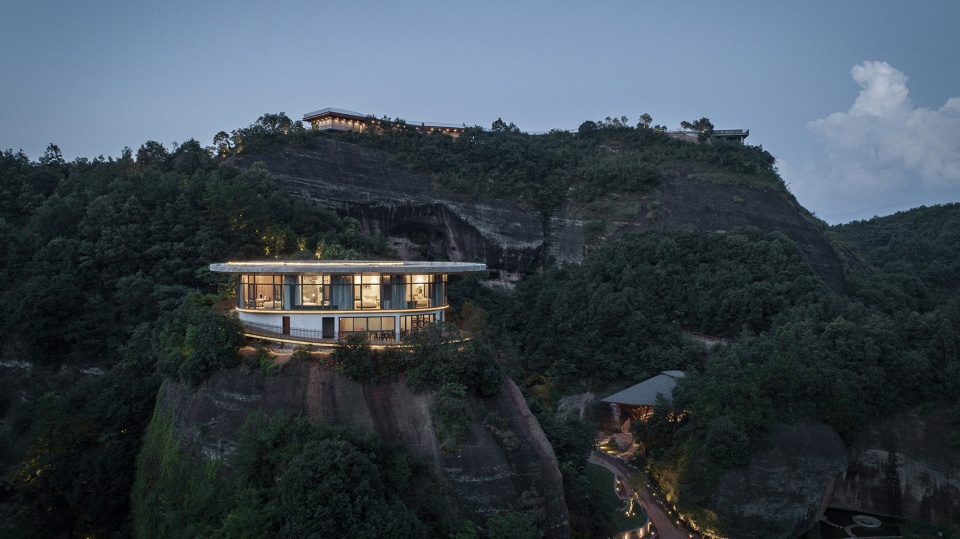pingjiang homey wild luxury hotel china by duoxiangjie architectural design