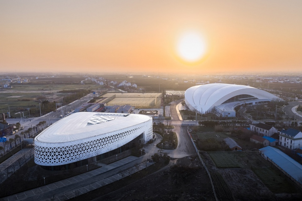 rudong sports center china by tjad 960x640