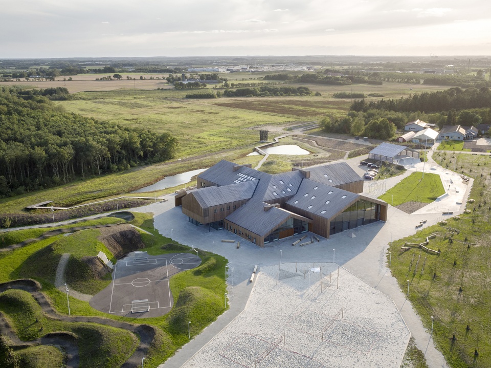 the heart in ikast by c f moller architects