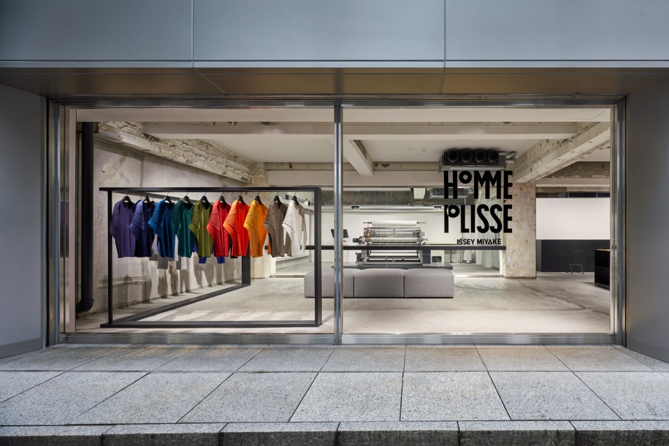 HOMME PLISSÉ ISSEY MIYAKE flagship store by Tokujin Yoshioka - 谷