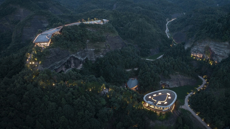 pingjiang homey wild luxury hotel china by duoxiangjie architectural design