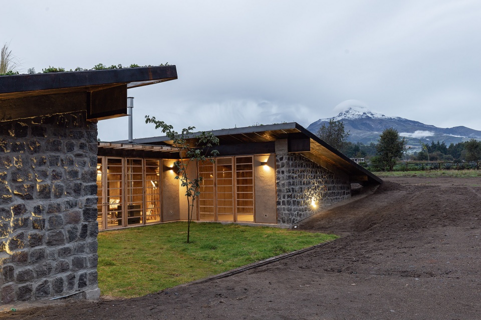 casa patios by rama estudio