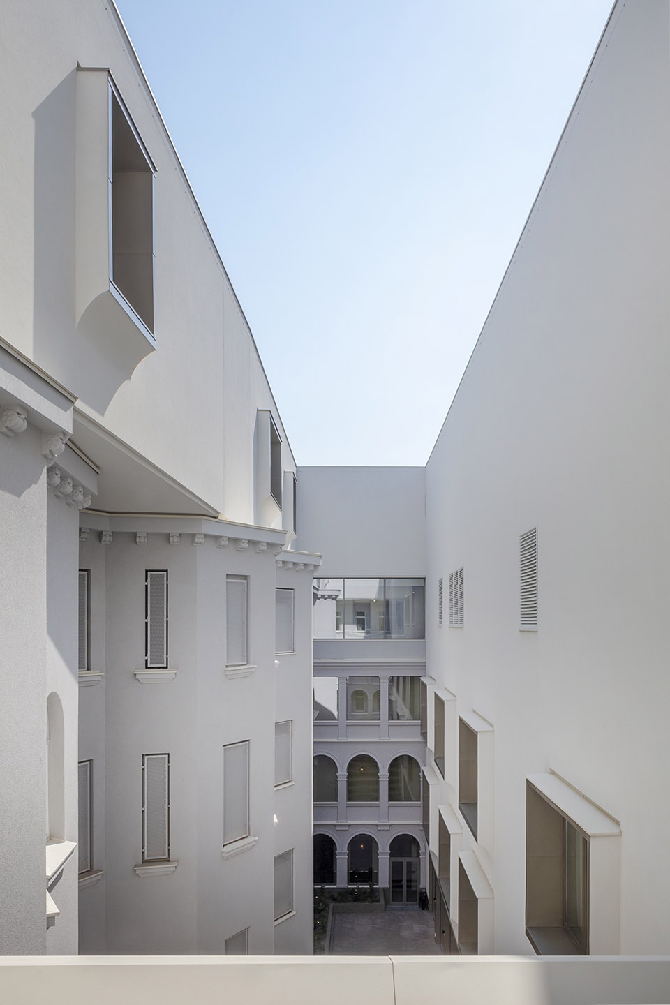 Paris Court Renovation by KROKIARCHIKON