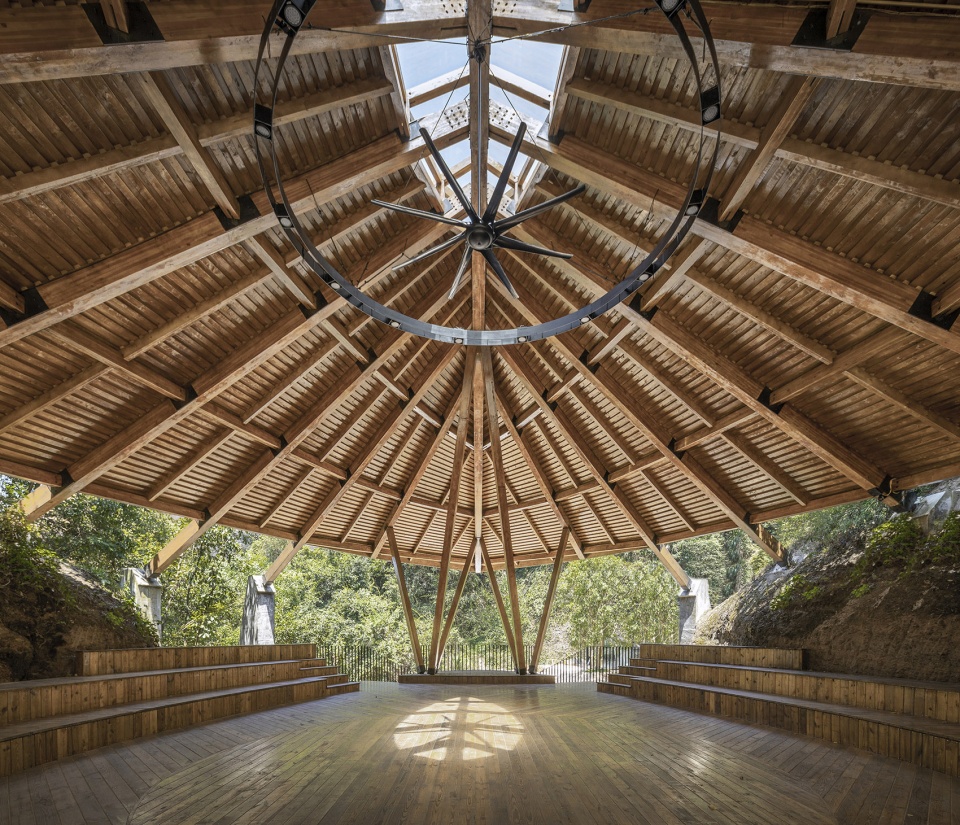 pingjiang homey wild luxury hotel china by duoxiangjie architectural design
