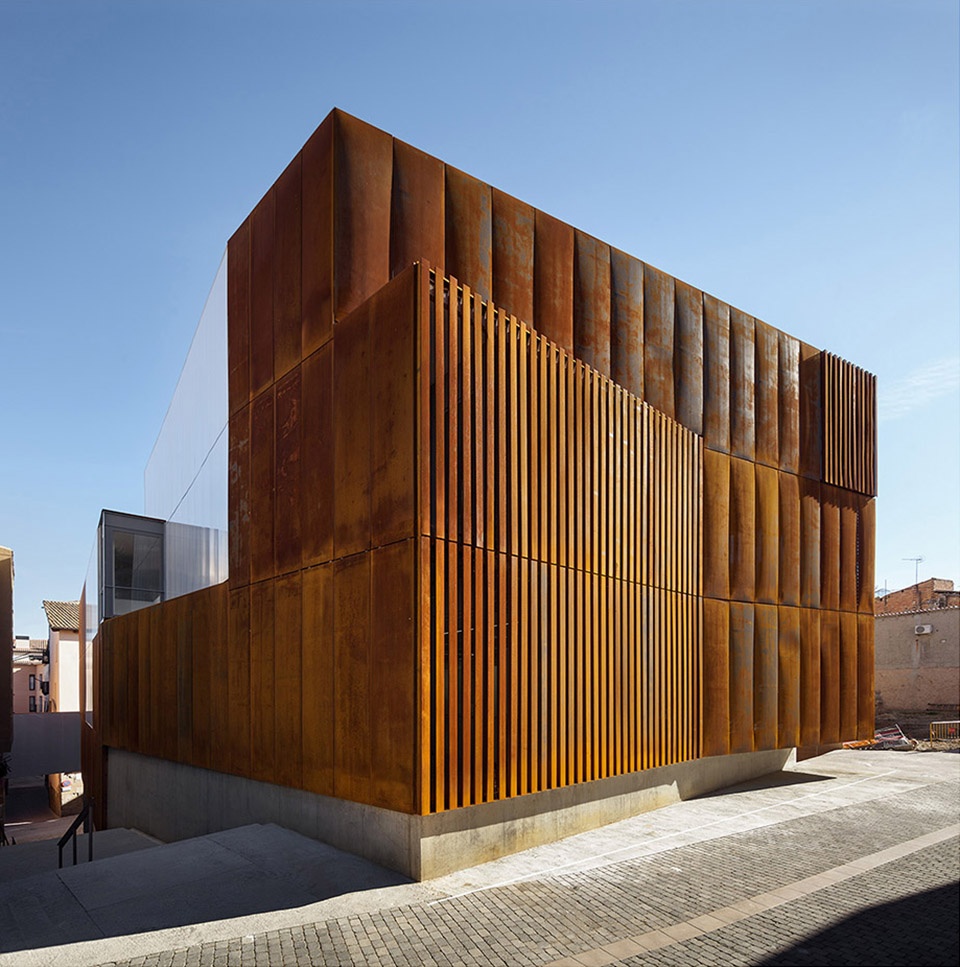 LAW COURT IN BALAGUER by arquitecturia