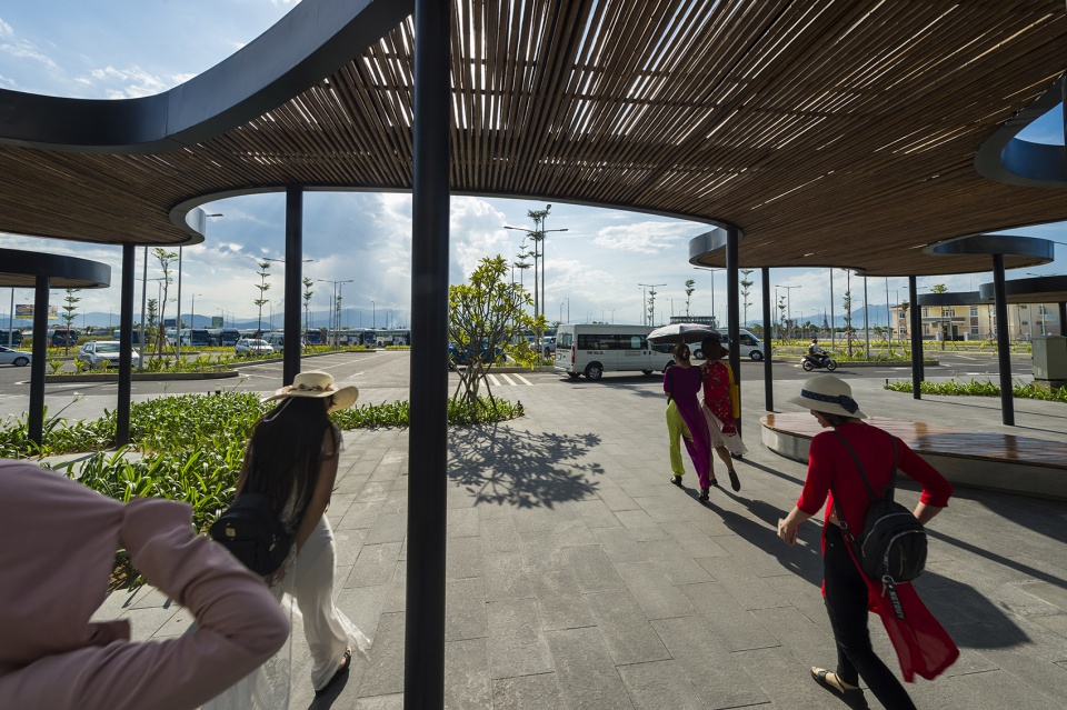 outdoor spaces of cam ranh international airport by lj asia