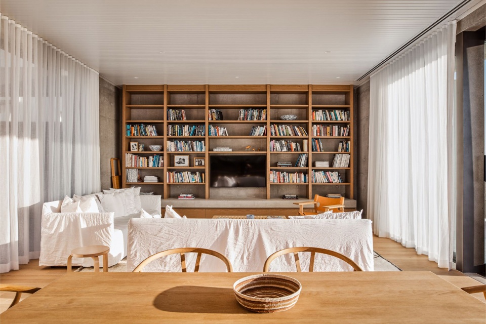 mermaid beach residence by be architecture