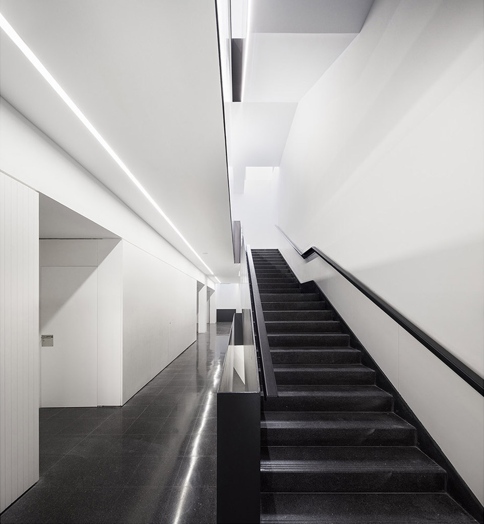 LAW COURT IN BALAGUER by arquitecturia