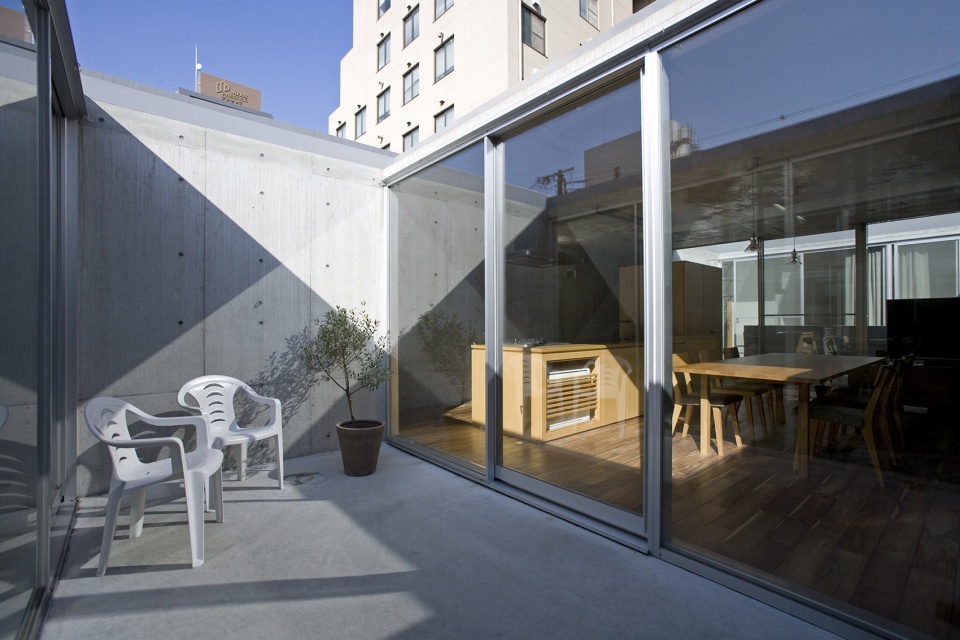 mon factoryhouse by eastern design office hojo structure research institute
