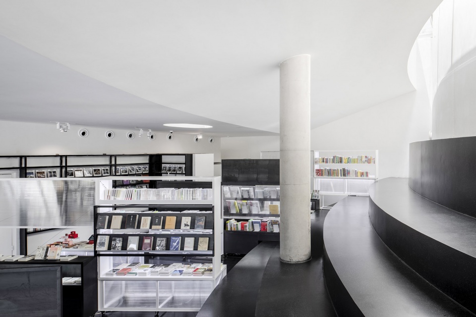 mosaic bookshop pop up store at tank shanghai china by turtlehill design