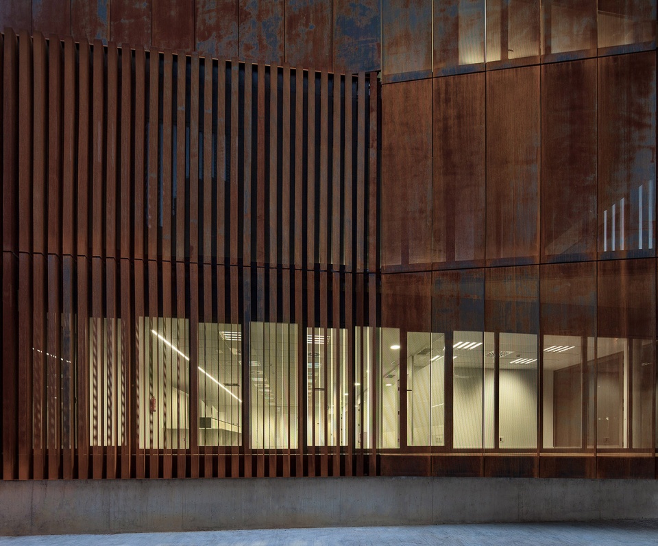LAW COURT IN BALAGUER by arquitecturia