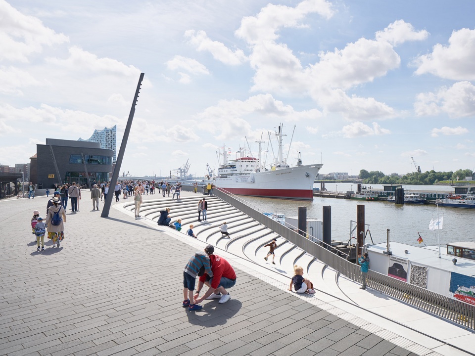 hamburg niederhafen river promenade by zaha hadid architects