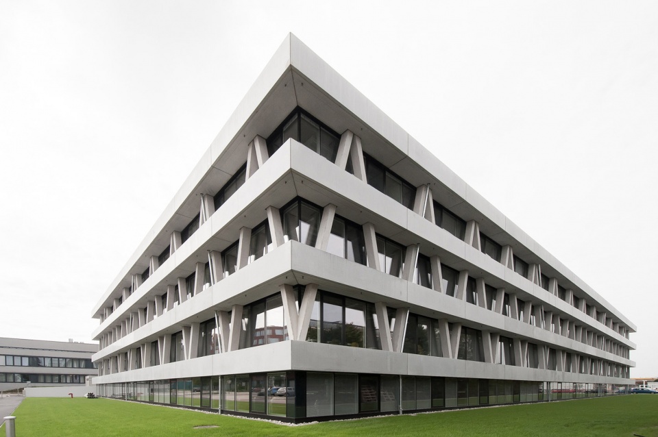 center of technology and design by alleswirdgut