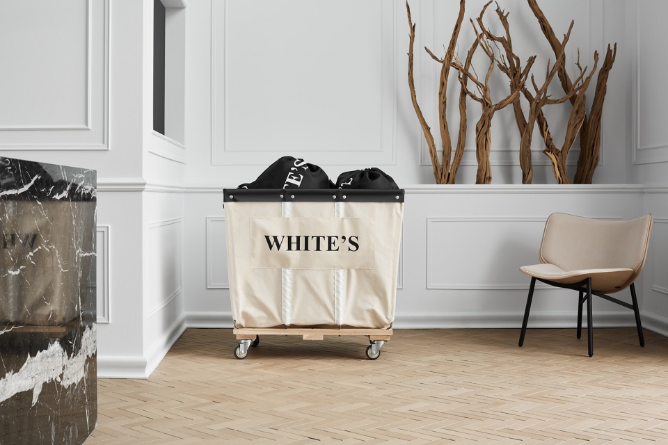 LES NETTOYEURS WHITE’S by IVYSTUDIO
