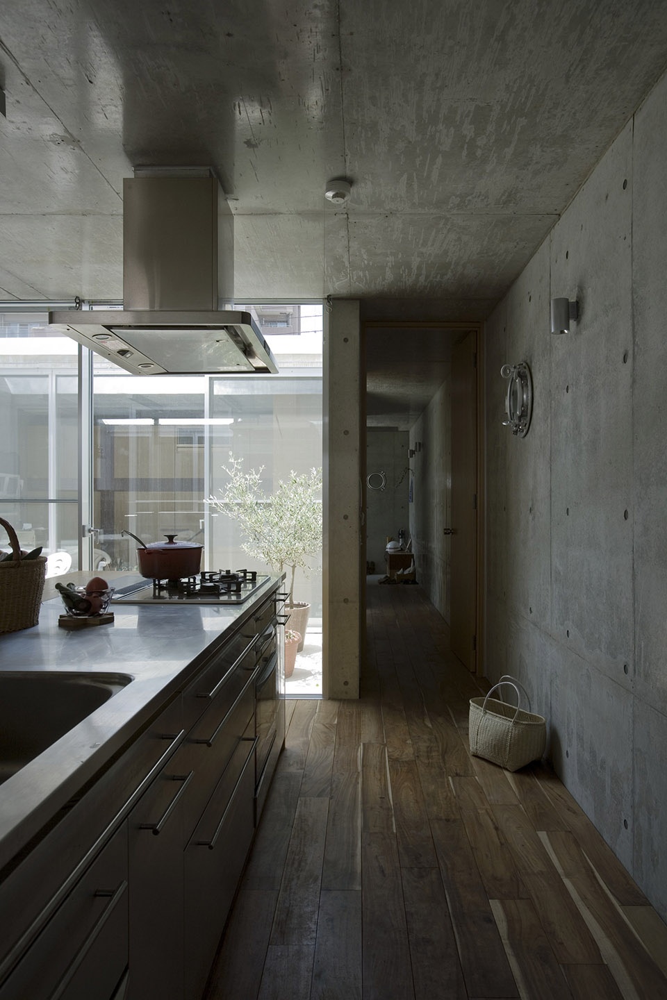 mon factoryhouse by eastern design office hojo structure research institute