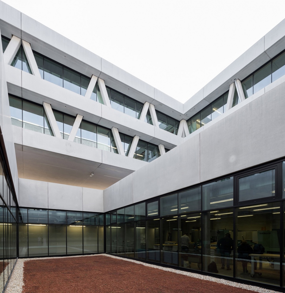center of technology and design by alleswirdgut