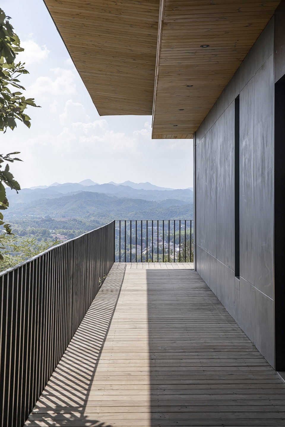 pingjiang homey wild luxury hotel china by duoxiangjie architectural design