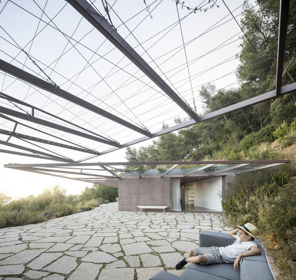 twin house by extrastudio