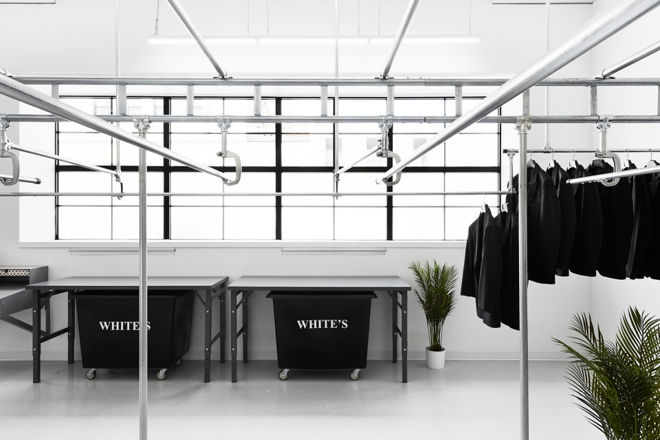 LES NETTOYEURS WHITE’S by IVYSTUDIO
