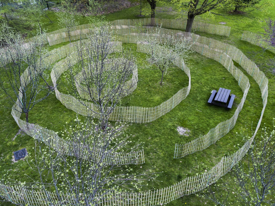 a series of loosely concentric ringsthe land art installation