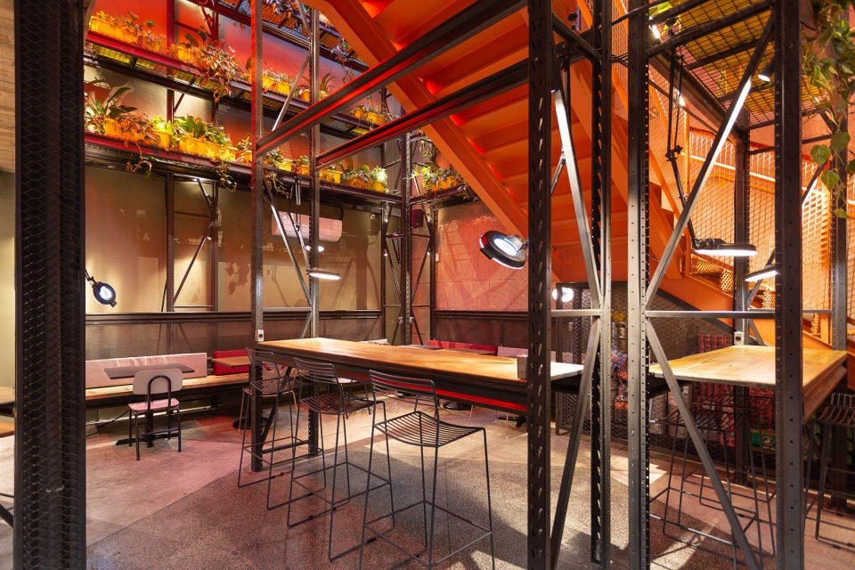 bullguer centro by superlimao studio