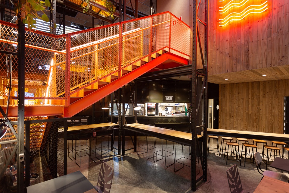 bullguer centro by superlimao studio