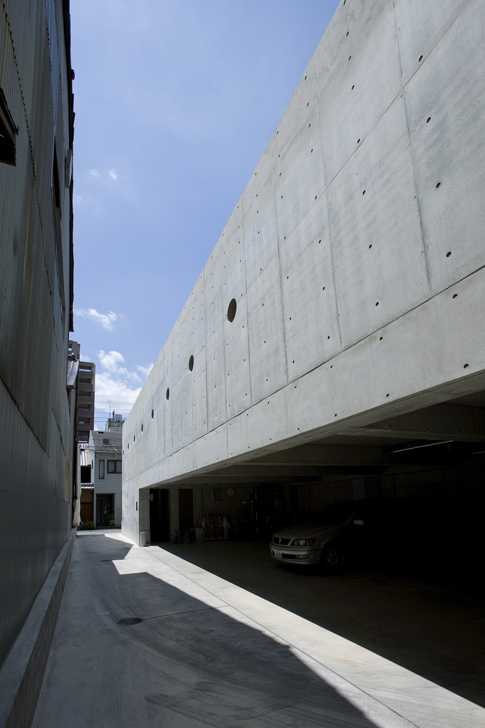 mon factoryhouse by eastern design office hojo structure research institute