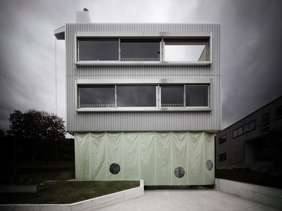 single family house by AFGH Aarchitects