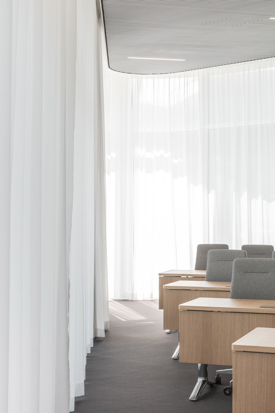 erlangen hochstadt district administration office by alleswirdgut