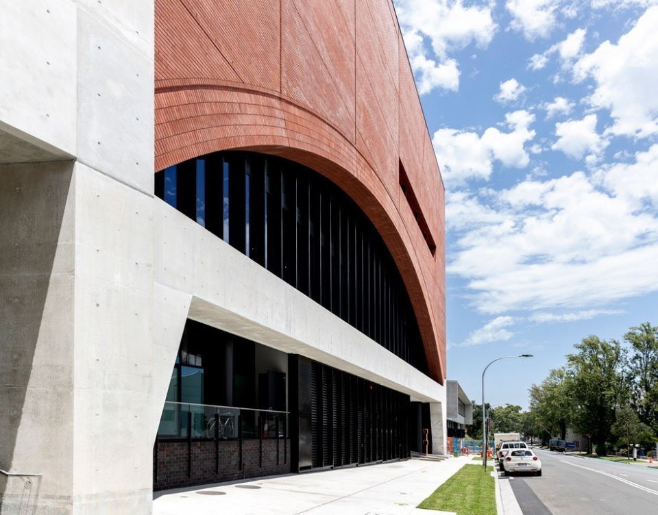 rail operations centre by jacobs smart design studio