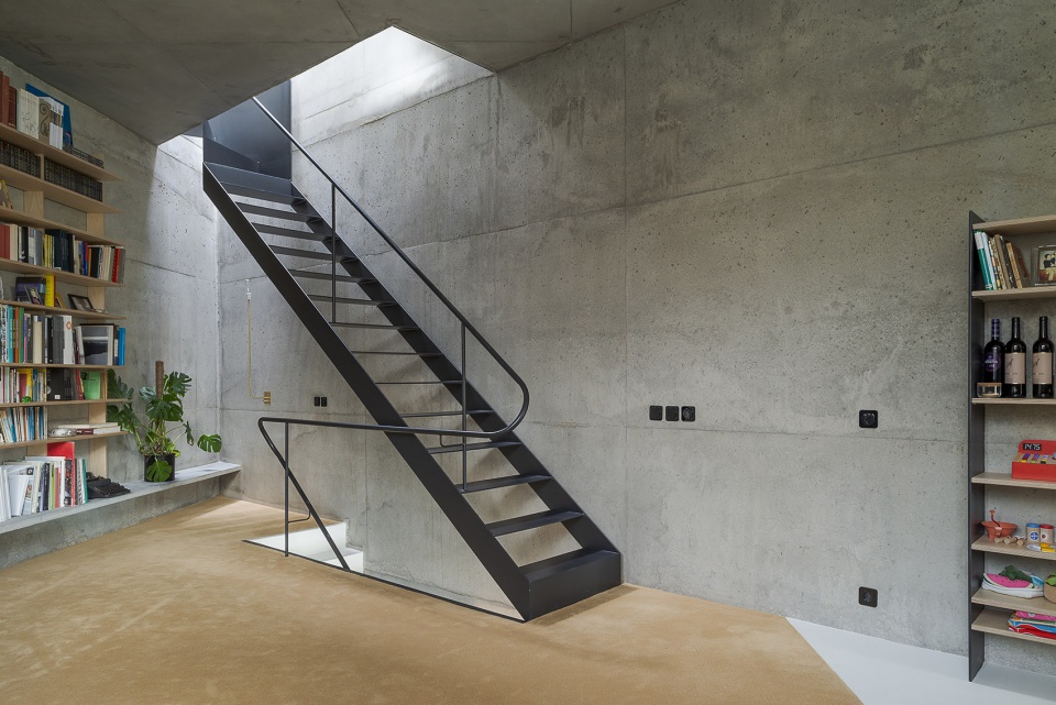 casa triangular by studio lpp